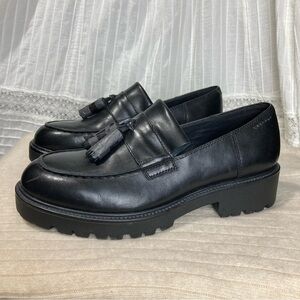 NWOT Vagabond Tassel Loafers Black Leather EU 37